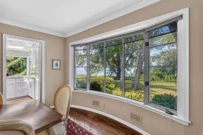 11272 N Lakeview Pl, Mequon, WI 53092 - Photo 14