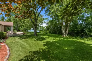 11272 N Lakeview Pl, Mequon, WI 53092 - Photo 40
