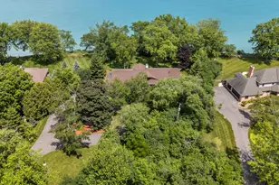 11272 N Lakeview Pl, Mequon, WI 53092 - Photo 6