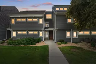1522 Grandview Ct, Racine, WI 53139 - Photo 2