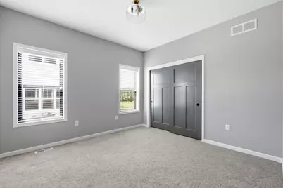 10163 S Woodside Ct, Franklin, WI 53132 - Photo 34