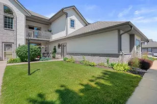 W190N16180 Andrea Way, Jackson, WI 53037 - Photo 2