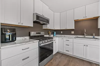 W157N11054  Tinkers Ct, Germantown, WI 53022 - Photo 12