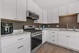 W157N11054 Tinkers Ct, Germantown, WI 53022 - Photo 12