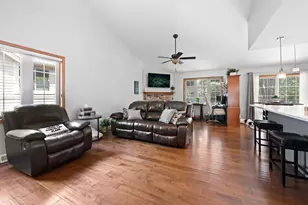 315 Endfield Cir, Waukesha, WI 53186 - Photo 6