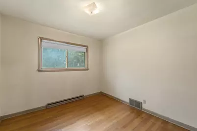 13955  Marcella Ave, Elm Grove, WI 53122 - Photo 12