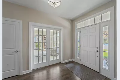 W79N423  Ridgeway Ln, Cedarburg, WI 53012 - Photo 2