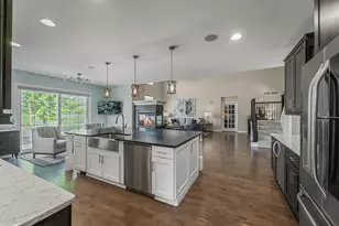 W79N423 Ridgeway Ln, Cedarburg, WI 53012 - Photo 14