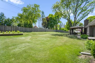 N97W15817  Burr Oak Rd, Germantown, WI 53022 - Photo 24
