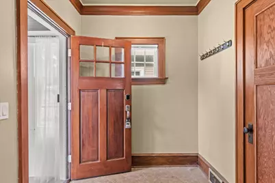 2130 N 62nd St, Wauwatosa, WI 53213 - Photo 8