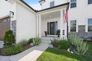 1513 Whalen Dr, Oconomowoc, WI 53066 - Photo 2