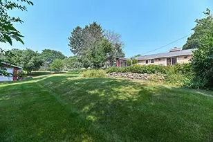 18571 W Hillcrest Dr, New Berlin, WI 53146 - Photo 44