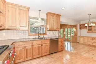 18571 W Hillcrest Dr, New Berlin, WI 53146 - Photo 22