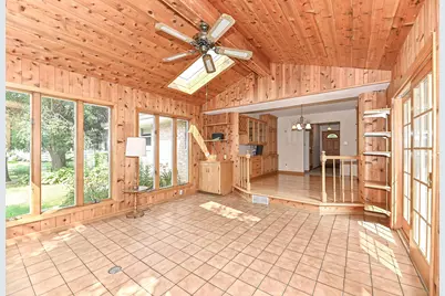18571 W Hillcrest Dr, New Berlin, WI 53146 - Photo 16