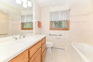 18571 W Hillcrest Dr, New Berlin, WI 53146 - Photo 30