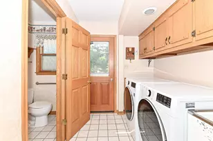 18571 W Hillcrest Dr, New Berlin, WI 53146 - Photo 32