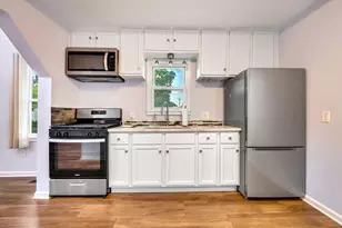 2202 S 68th St, West Allis, WI 53219 - Photo 2