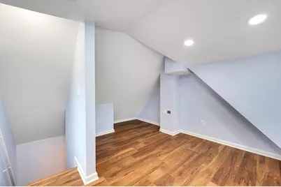 2202 S 68th St, West Allis, WI 53219 - Photo 12