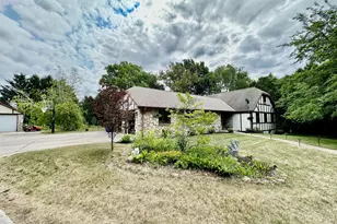1894 Annette Ct, Trenton, WI 53090 - Photo 4