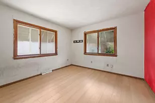 6083 S 20th St, Milwaukee, WI 53221 - Photo 12