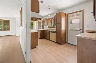 6083 S 20th St, Milwaukee, WI 53221 - Photo 6