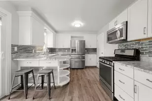 2916 S 104th St, West Allis, WI 53227 - Photo 10