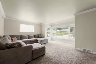 2916 S 104th St, West Allis, WI 53227 - Photo 4