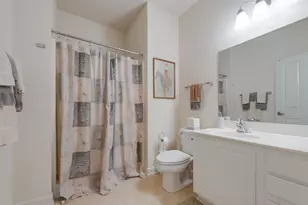 4120 S Lake Dr, Saint Francis, WI 53235 - Photo 12