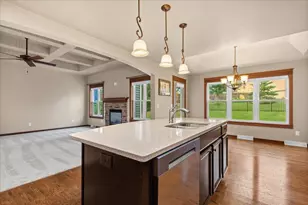 453 Western Ct, West Bend, WI 53095 - Photo 10