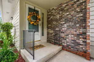 4932 S Imperial Cir, Greenfield, WI 53220 - Photo 2