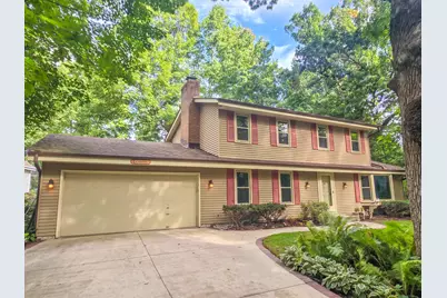 N27W22212  Shadywood Ct, Pewaukee, WI 53186 - Photo 1