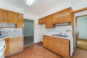 5751 N Dexter Ave, Glendale, WI 53209 - Photo 6