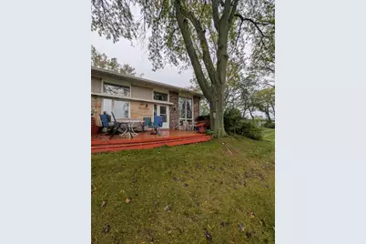 12843 N Colony Dr, Mequon, WI 53097 - Photo 2