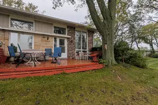 12843 N Colony Dr, Mequon, WI 53097 - Photo 2