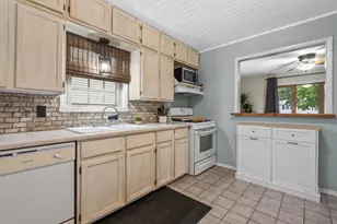 2526 S 70th St, Milwaukee, WI 53219 - Photo 10