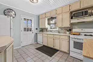 2526 S 70th St, Milwaukee, WI 53219 - Photo 8