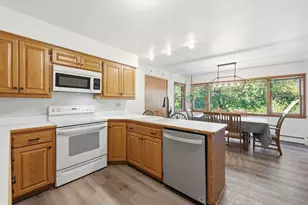 409 Parkway Dr, South Milwaukee, WI 53172 - Photo 8