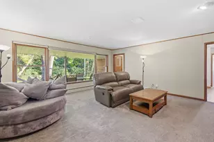 409 Parkway Dr, South Milwaukee, WI 53172 - Photo 18