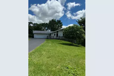 S49W34165  Ridgeway Dr, Ottawa, WI 53118 - Photo 2
