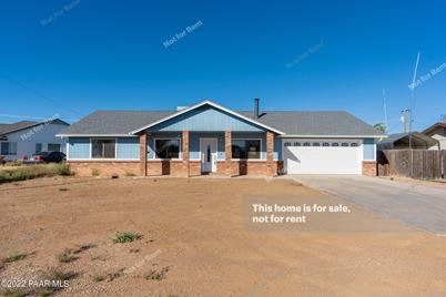 8201 E Barbara Road - Photo 1