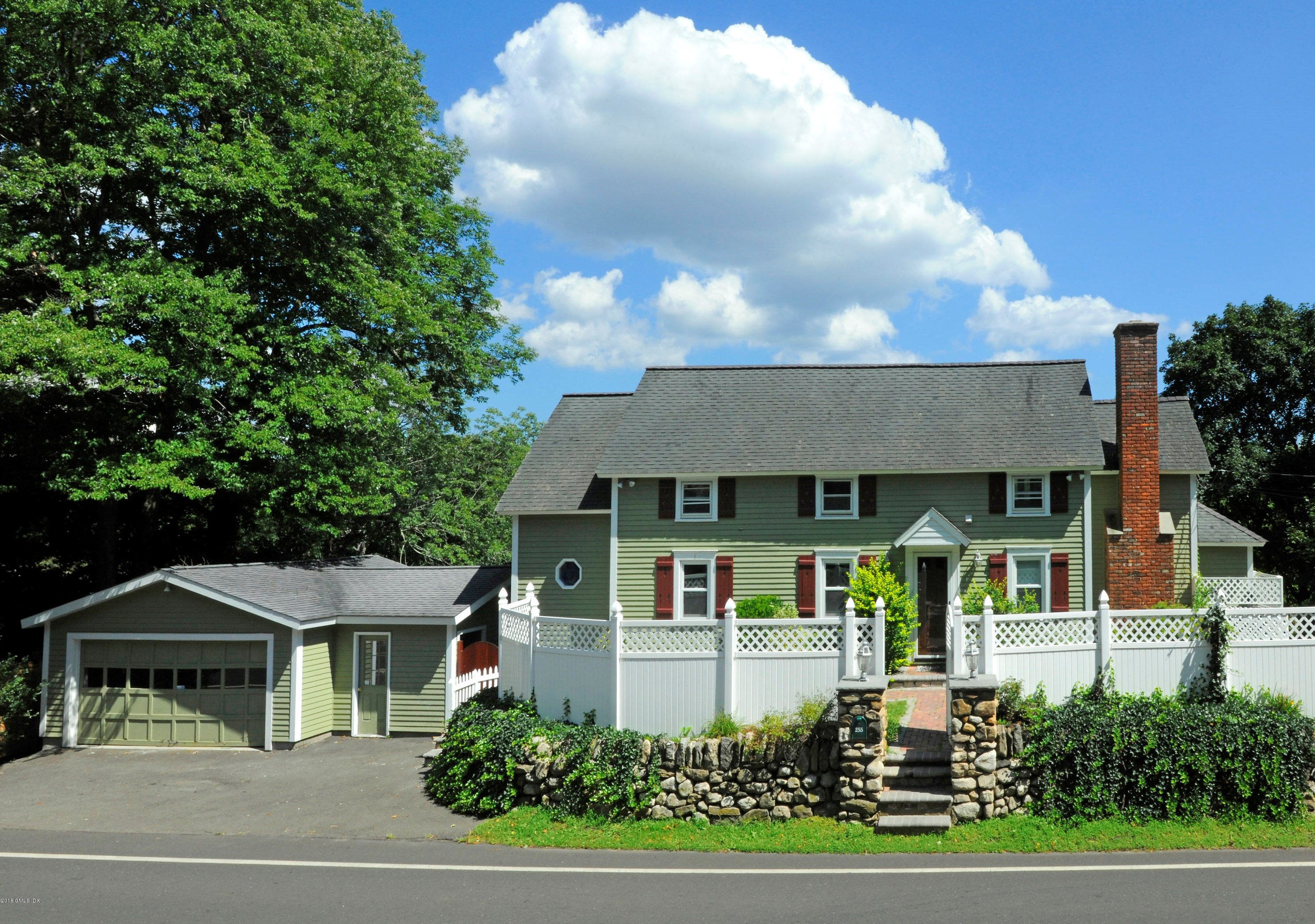 255 Valley Rd, Cos-Cob, CT 06807 exterior