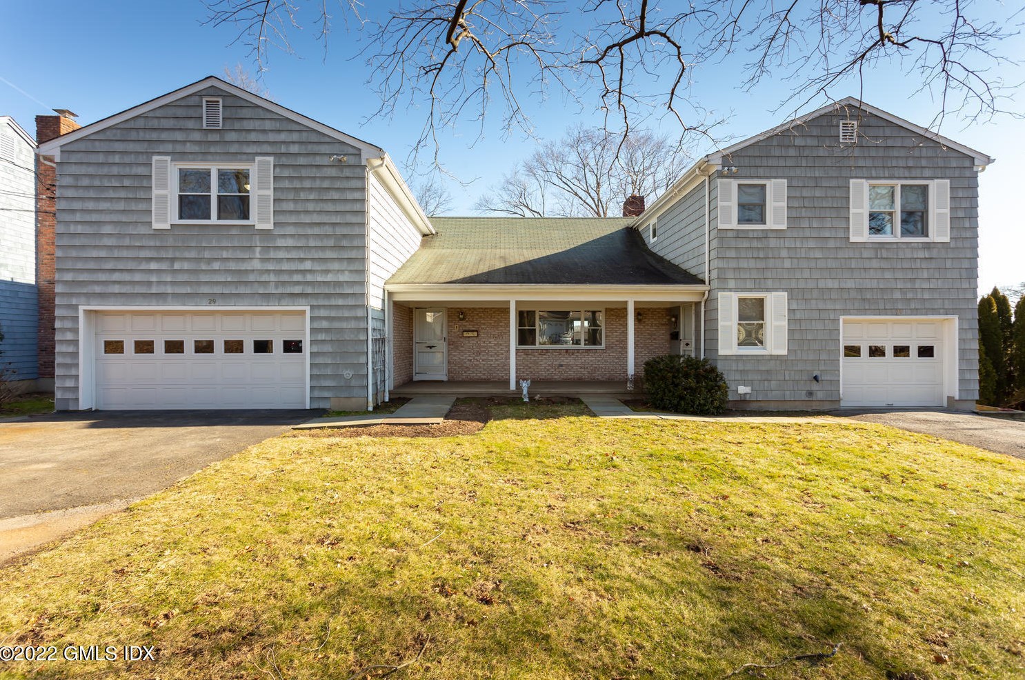 29 Maplewood Dr, Cos Cob, CT 06807