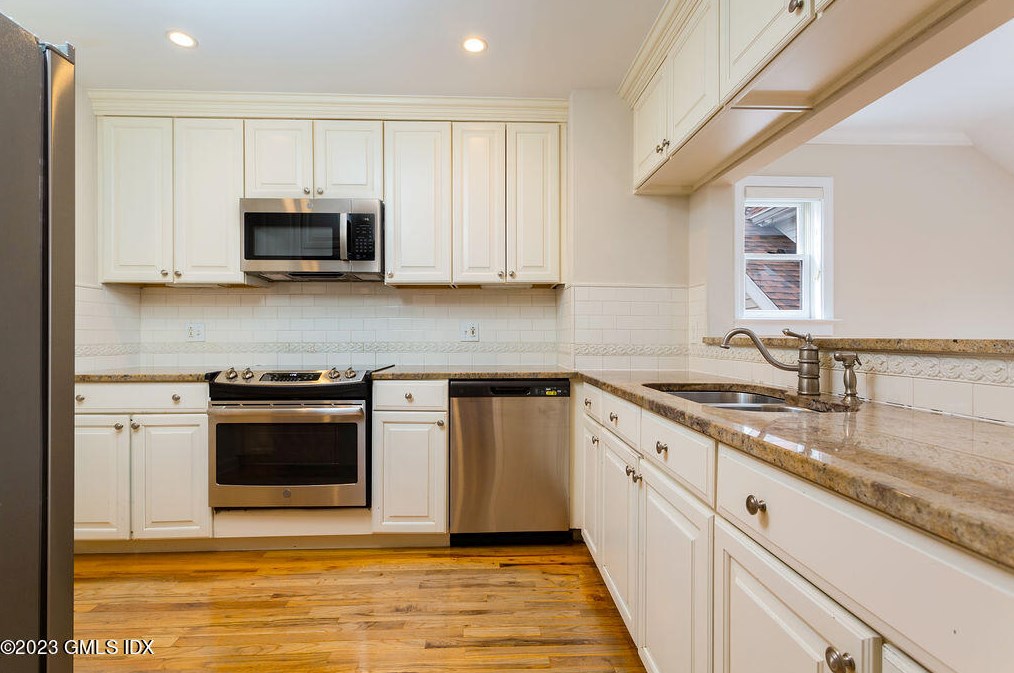 51 Forest Ave #9, Old Greenwich, CT 06870