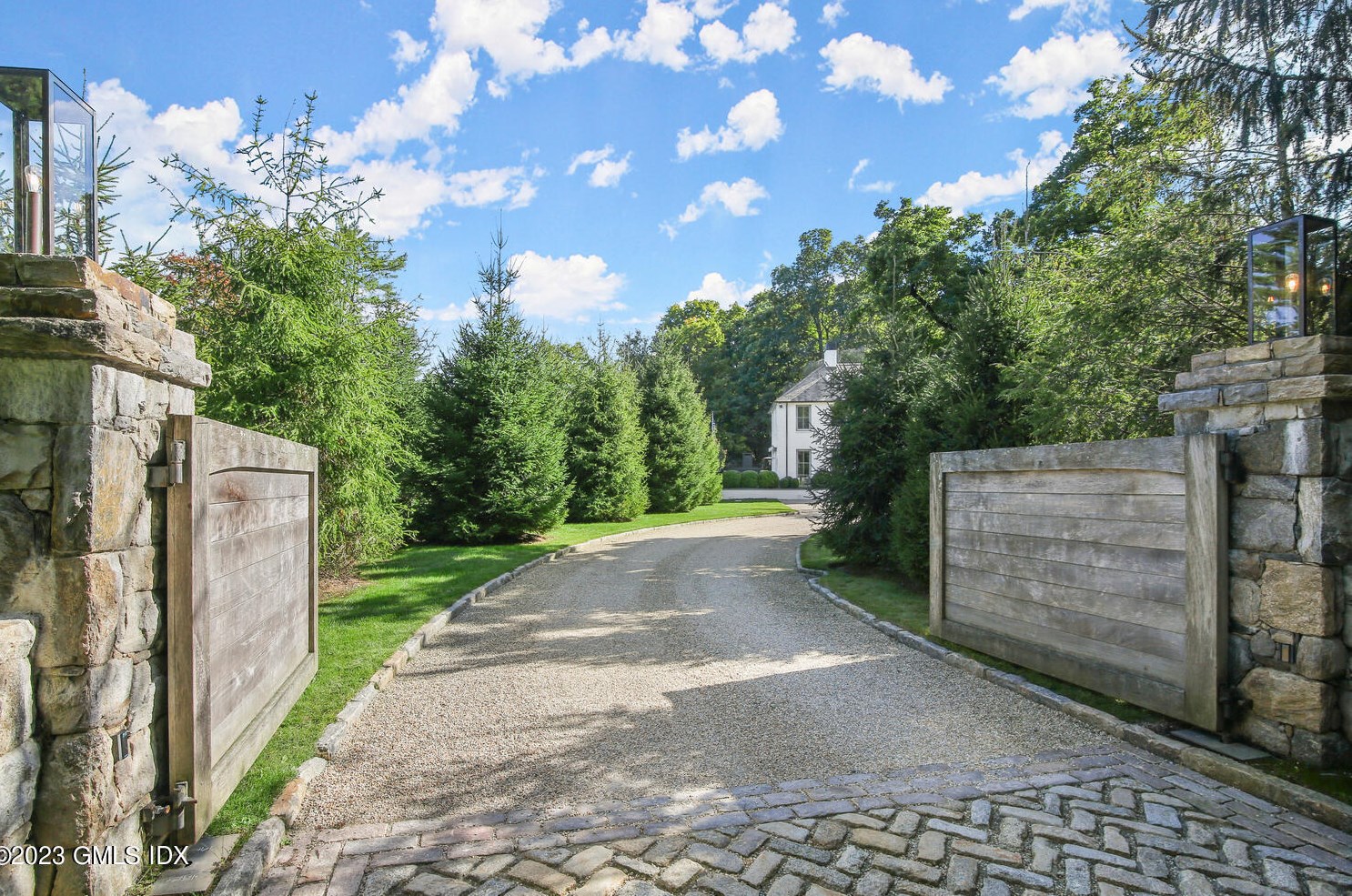 306 Round Hill Rd, Greenwich, CT 06831