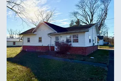 107 W Main Street, Earlville, IL 62932 - Photo 2