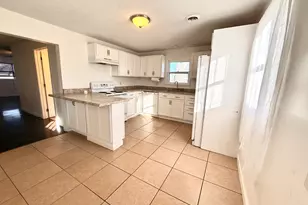 107 W Main St, Earlville, IL 62932 - Photo 10