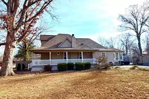 821 E 6th St, Centralia, IL 62801 - Photo 2