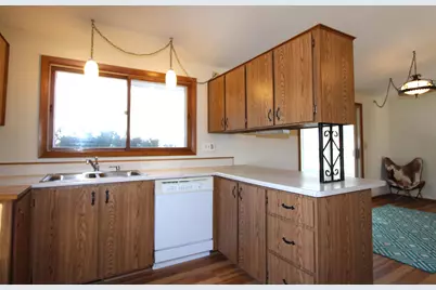 1720 E Lawn Drive, Savanna, IL 61074 - Photo 10