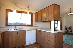 1720 E Lawn Dr, Savanna, IL 61074 - Photo 10