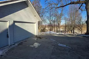 12719 Garden Plain Rd, Morrison, IL 61270 - Photo 6